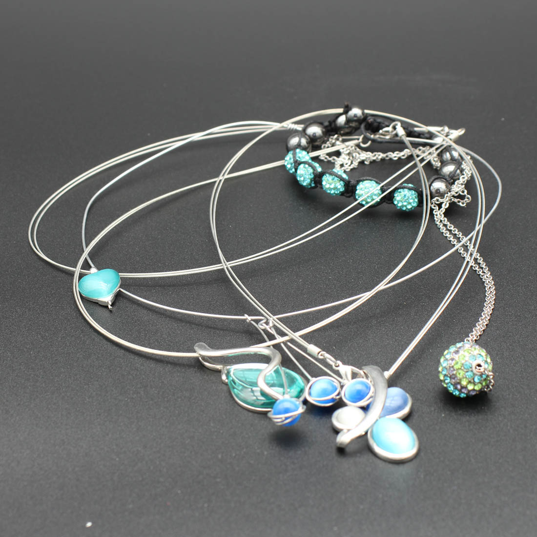 Colliers et bracelet bleu-vert Bon état - Vue 2 - 